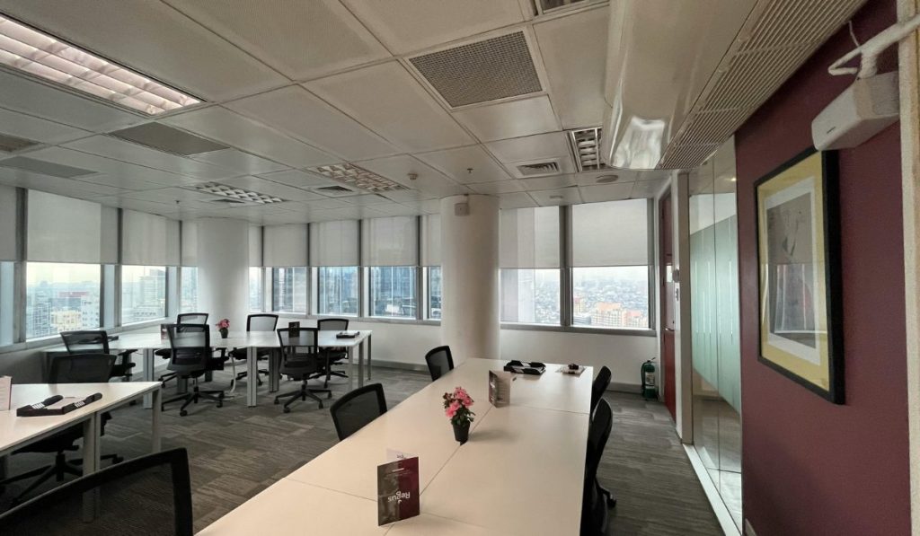 Modern open-plan office workspace demonstrating a Sigma Lean approach to streamlined office layout and efficient workflows.